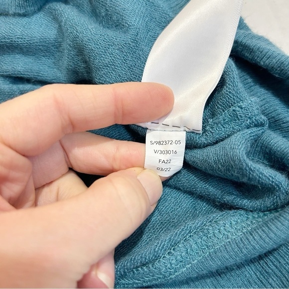 Athleta Sunrise V Neck Sweatshirt Size XS Blue Teal Modal Soft Thumbholes - Picture 9 of 12